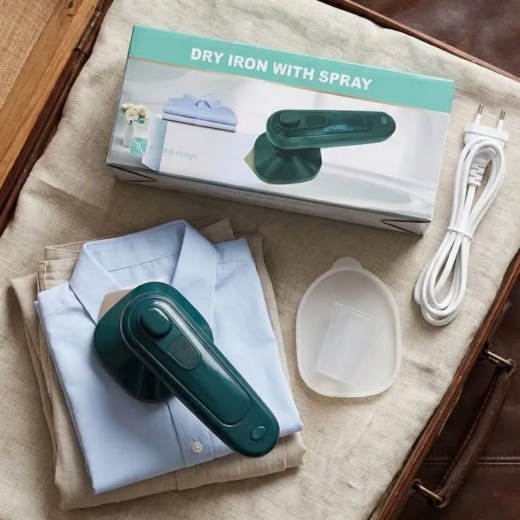 Mini dry iron with spray 1